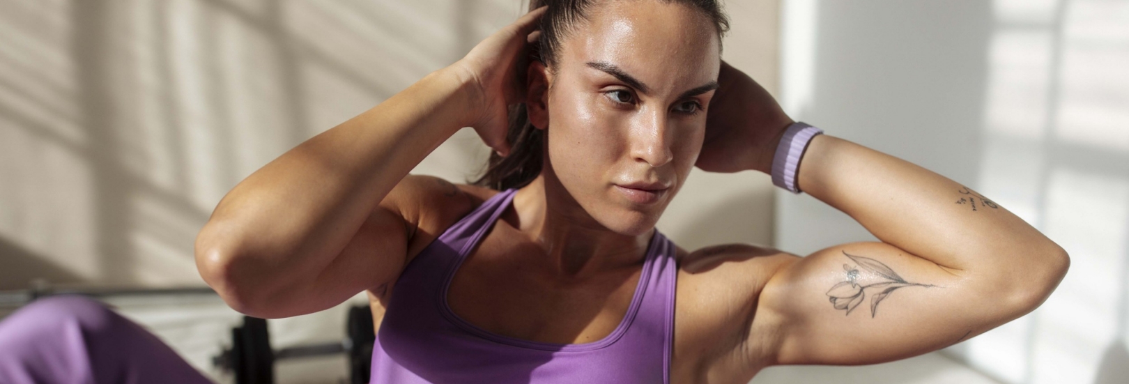 Frau im Fitnessstudio